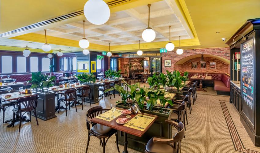 Couqley French Bistro & Bar