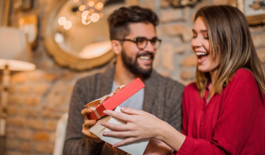 Give A Surprise With An Art Workshop